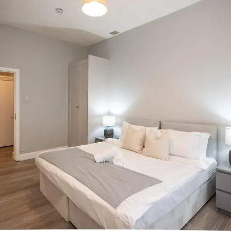 Richmond Hill Апартаменты