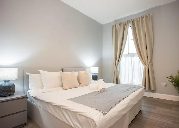 Richmond Hill 公寓 *