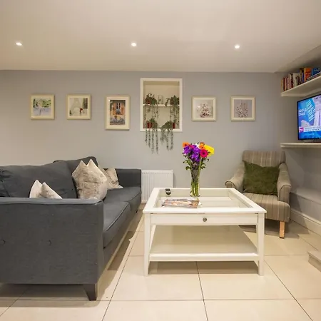 Richmond Hill Apartman